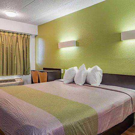 Days Inn By Wyndham Cincinnati I-71 Silverton Екстер'єр фото